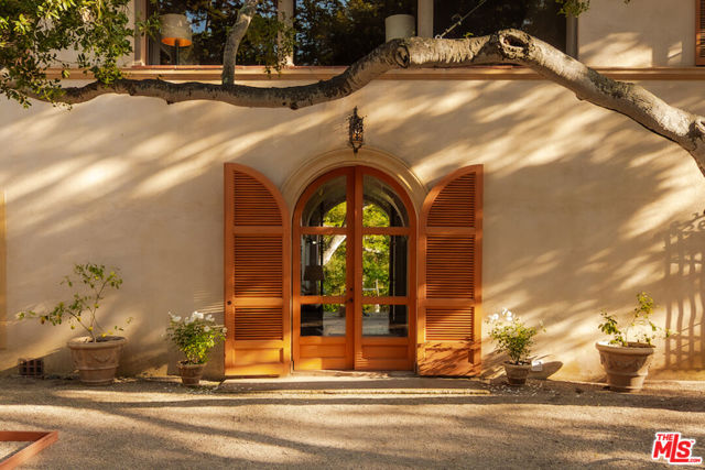 405 Toro Canyon Road, Carpinteria CA: https://media.crmls.org/mediaz/d12a6f4f-8b50-44dc-95b7-21aec9849ad4.jpg