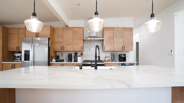 6252 Lake Albano Avenue, San Diego CA: https://media.crmls.org/mediaz/d12a6fd6-7152-4306-8bc4-3ea9705e9fe7.jpg