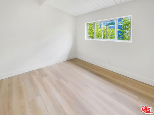2909 10th Street, Santa Monica CA: https://media.crmls.org/mediaz/d12ad4d2-9591-44b5-9a6f-4e6722f97431.jpg