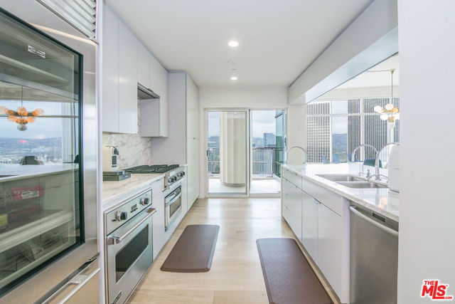 1 W Century Drive, Los Angeles CA: https://media.crmls.org/mediaz/d12af120-046e-4cc1-92a3-a031526051b3.jpg