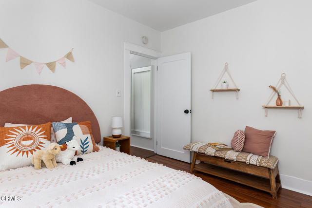 4802 Converse St Street, Los Angeles CA: https://media.crmls.org/mediaz/d12b549e-f30c-4b13-8b29-1867004b2b83.jpg