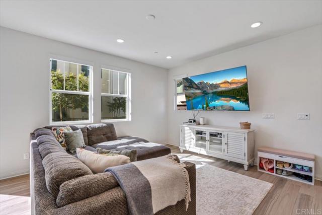 Detail Gallery Image 7 of 49 For 10427 Graphite St, Spring Valley,  CA 91977 - 3 Beds | 2/1 Baths