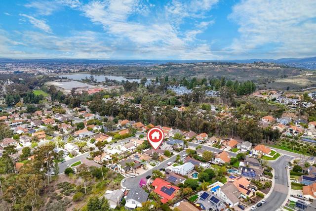 10434 Woodchuck Pt, San Diego CA: https://media.crmls.org/mediaz/d12c4f75-7421-42b2-a288-8b18aadf4529.jpg