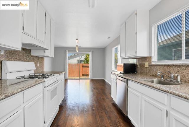 2740 14Th St, San Pablo CA: https://media.crmls.org/mediaz/d12cd5d2-d630-4ee2-bb9c-5792eb8fc4ad.jpg