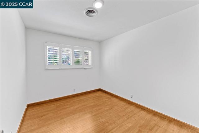 1566 Mann Dr, Pinole CA: https://media.crmls.org/mediaz/d12d2a37-090a-4197-ae6f-7f59cb776389.jpg