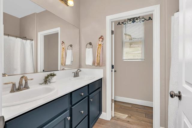 2040 Edwards Street, Los Banos CA: https://media.crmls.org/mediaz/d12d4016-147f-48c3-891d-3e2eb3837e48.jpg