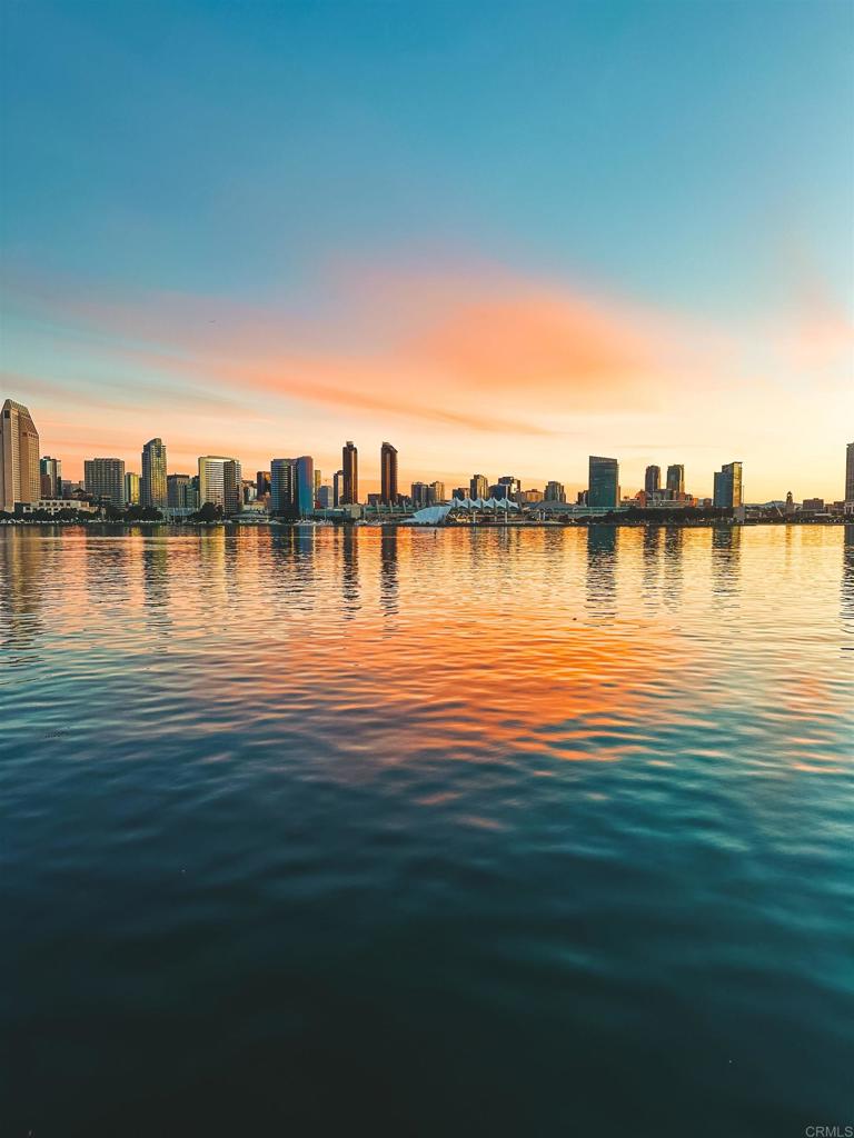 https://media.crmls.org/mediaz/d12d77ee-fe6d-4b06-888e-db42a31d3677.jpg?preset=X-Large