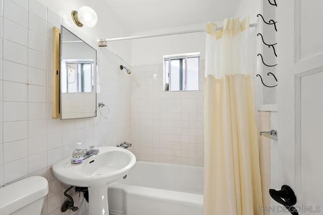 849 851 Missouri St, San Diego CA: https://media.crmls.org/mediaz/d12ddcbf-9505-490a-b6f0-e81ed955cade.jpg