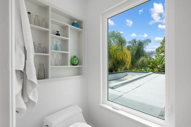 Detail Gallery Image 31 of 68 For 2066 Steiger Ln, Oceanside,  CA 92056 - 5 Beds | 3 Baths