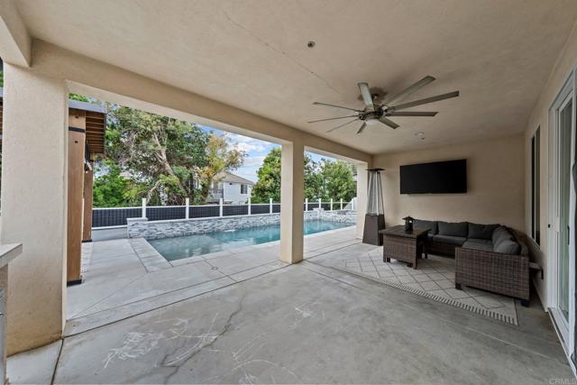 40359 Heirloom Court, Murrieta CA: https://media.crmls.org/mediaz/d12ec019-e77c-42d7-8647-37f7c2677440.jpg
