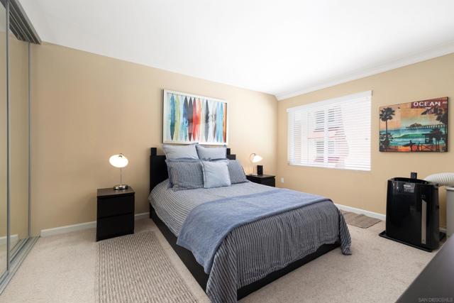 860 Turquoise St, San Diego CA: https://media.crmls.org/mediaz/d12fb776-ff1c-4191-b743-6456c1b47bee.jpg