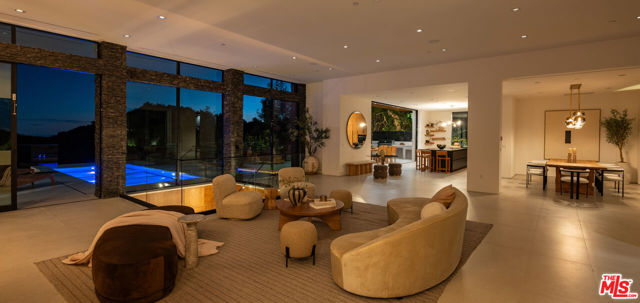 Image 59 of 72 For 12752 Mulholland Drive