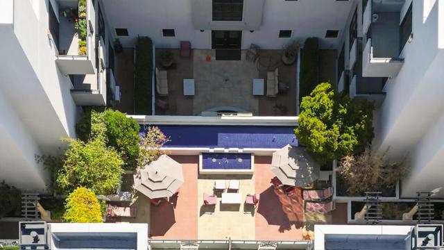 225 9th Avenue, San Mateo CA: https://media.crmls.org/mediaz/d1309289-6020-4c53-9007-5ab0942099f6.jpg
