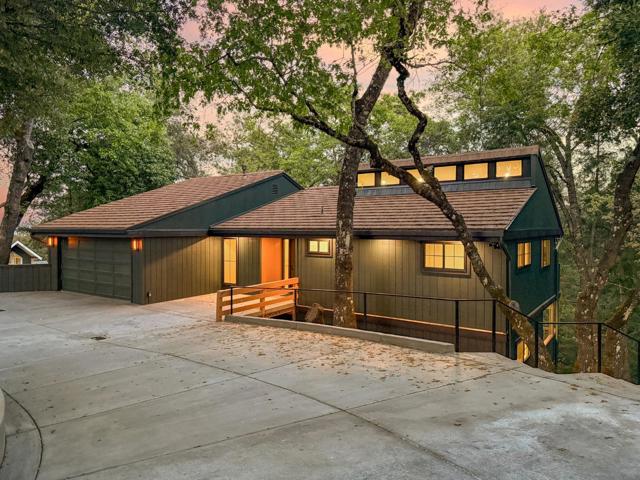 18319 Las Cumbres Road, Los Gatos CA: https://media.crmls.org/mediaz/d130978d-81e6-4655-ab18-7bfb2605f580.jpg