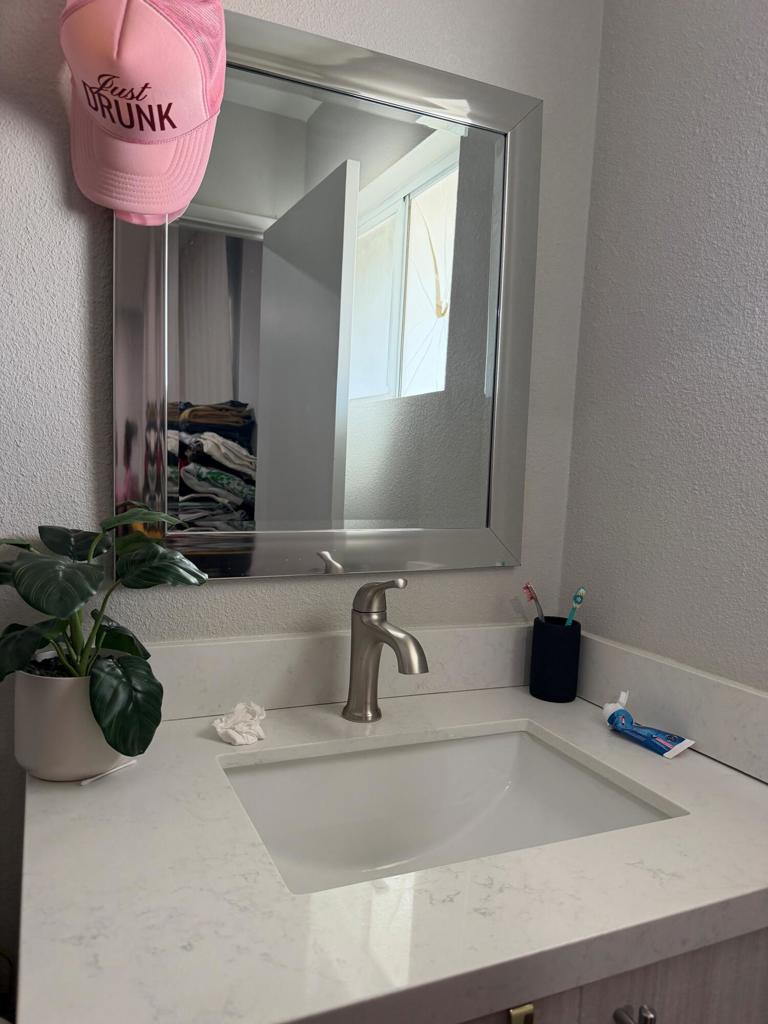 https://media.crmls.org/mediaz/d130ac8a-9326-4abc-9792-1670538a35d9.jpg?preset=X-Large