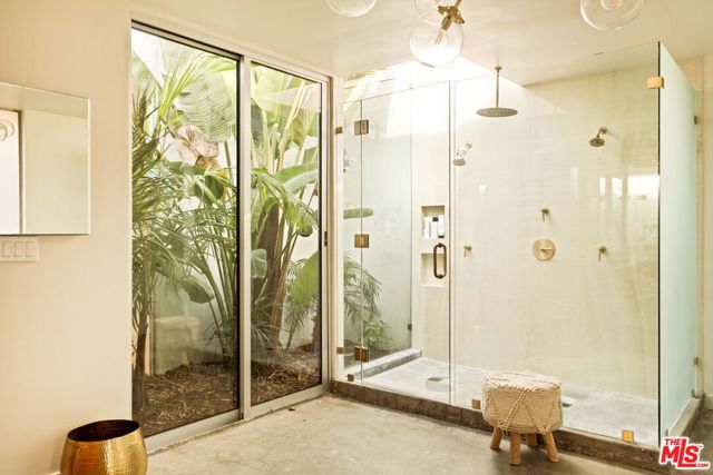 6641 Bedford Avenue, Los Angeles CA: https://media.crmls.org/mediaz/d131d3eb-1fc3-473e-b7f5-ff3541b7505b.jpg
