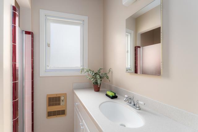 6018 Folsom Drive, La Jolla CA: https://media.crmls.org/mediaz/d1322e9d-4661-45fd-b401-3bf7bd34a47f.jpg