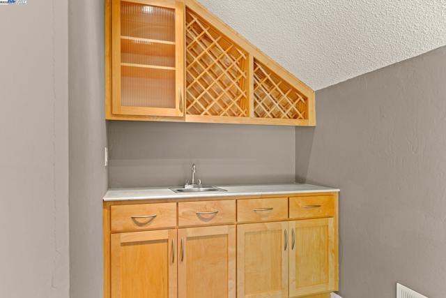 1890 Morello Ave, Pleasant Hill CA: https://media.crmls.org/mediaz/d132aca5-0267-4601-9dcc-63e9626dcfb2.jpg