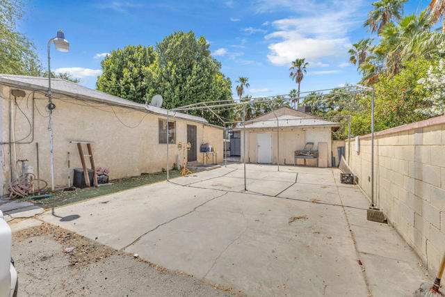 50351 Monroe Street, Indio CA: https://media.crmls.org/mediaz/d132c1de-022a-4fde-b345-8d8d49982deb.jpg