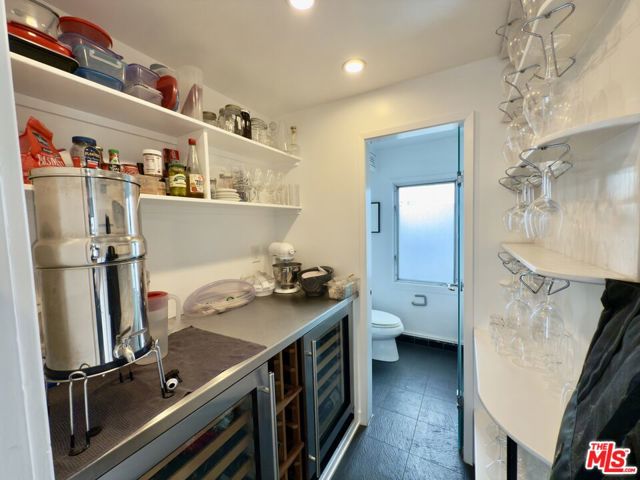 2714 4th Street, Santa Monica CA: https://media.crmls.org/mediaz/d1332cd1-5108-42fc-943a-dbff33972fb9.jpg