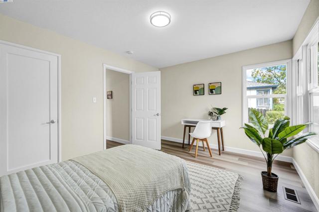 19157 San Miguel Ave, Castro Valley CA: https://media.crmls.org/mediaz/d13369fd-99e6-4523-aa7a-6dbf06732515.jpg