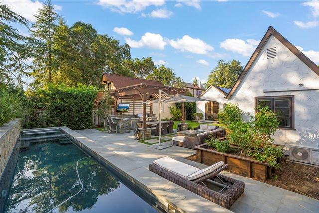 16760 Magneson Loop, Los Gatos CA: https://media.crmls.org/mediaz/d133e88d-0346-42e7-b972-1f1523405ea8.jpg