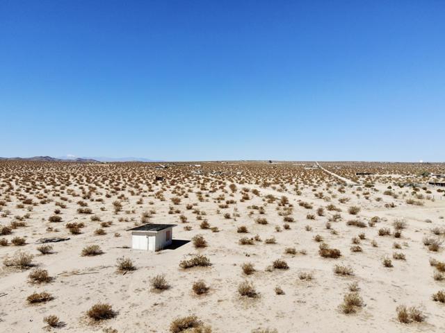 2424 Maize Road, 29 Palms CA: https://media.crmls.org/mediaz/d1351a31-27e4-4434-b7a9-f7463050964d.jpg