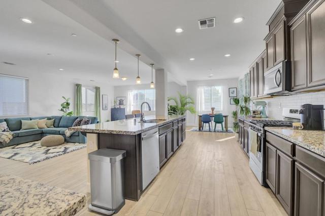 871 Cordoba Way, Hollister CA: https://media.crmls.org/mediaz/d135b960-4c92-4b84-916c-46e405b11760.jpg