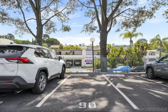 4060 Huerfano Ave, San Diego CA: https://media.crmls.org/mediaz/d135cae6-a2b2-48bb-91ba-7fb3429b50f9.jpg