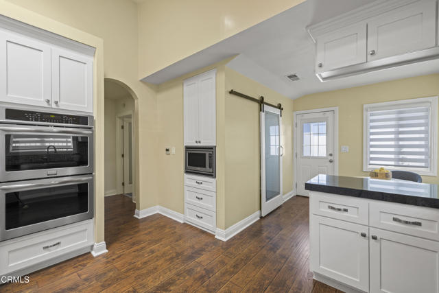 Detail Gallery Image 17 of 51 For 4961 Alcove Ave, Valley Village,  CA 91607 - 3 Beds | 2 Baths