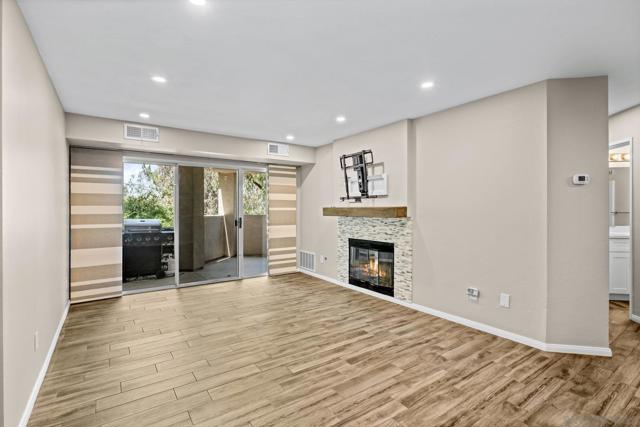 11325 Affinity Ct, San Diego CA: https://media.crmls.org/mediaz/d1368c2f-07b5-405d-9912-c8ae8df4aebf.jpg