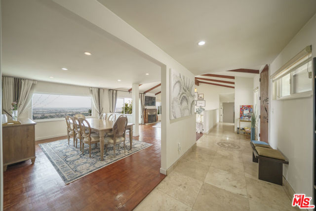 24880 Via Valmonte, Torrance CA: https://media.crmls.org/mediaz/d1369005-37e4-485f-ac9f-c34c6e613074.jpg