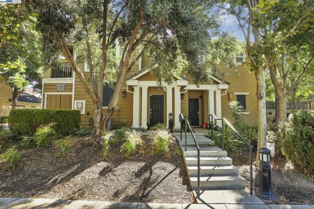 292 W Lucita Way, Mountain House CA: https://media.crmls.org/mediaz/d136f5be-7ceb-4fbb-8469-6811e44a4ef0.jpg