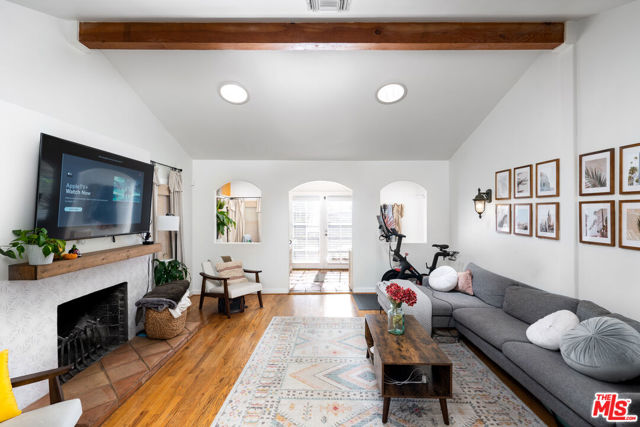7721 LEXINGTON Avenue photo 4