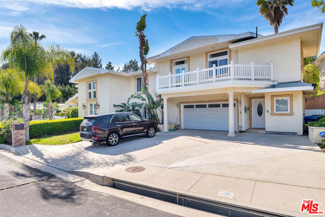 5890 Fairhaven Avenue, Woodland Hills CA: https://media.crmls.org/mediaz/d136f75c-0acc-4f42-a6c5-e1444aea2fa2.jpg