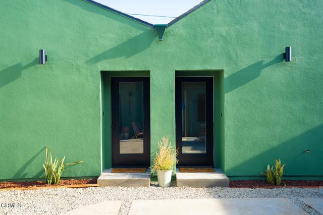 Detail Gallery Image 2 of 22 For 2250 Gatewood St, Los Angeles,  CA 90031 - 2 Beds | 2 Baths