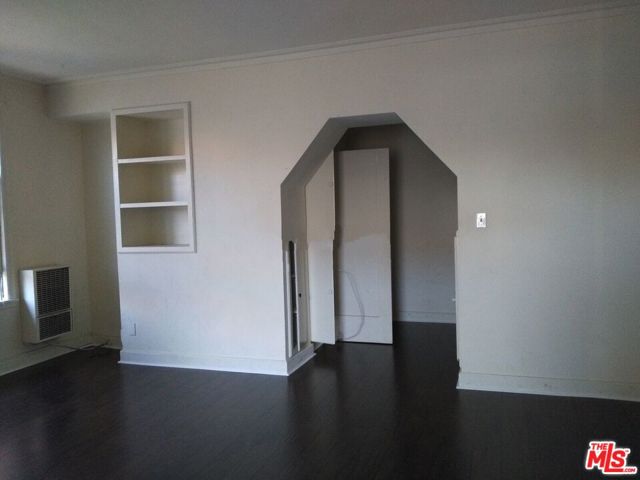 335 S Berendo Street, Los Angeles CA: https://media.crmls.org/mediaz/d137e44a-6653-4c76-b662-4989898f8983.jpg