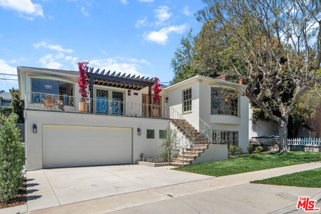 5215 Parkglen Avenue, Los Angeles CA: https://media.crmls.org/mediaz/d1388eff-db81-4c1c-93e4-eb6ebe3e408b.jpg