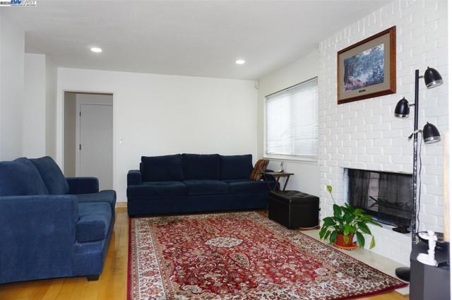 Image 14 of 43 For 236 Ottawa Way