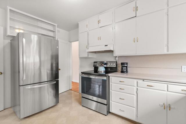 525 Laverne Avenue, Aptos CA: https://media.crmls.org/mediaz/d1396605-9c1e-4179-ac72-318476bc27ff.jpg