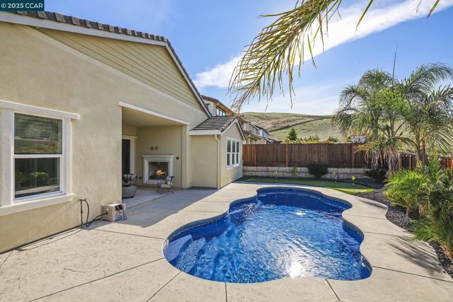 2968 Alves Ranch Rd, Pittsburg CA: https://media.crmls.org/mediaz/d139dcc5-0eb1-47f2-a9e1-80a7d9680983.jpg