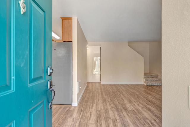 Detail Gallery Image 4 of 21 For 3454 Castle Glen Dr, San Diego,  CA 92123 - 2 Beds | 1/1 Baths