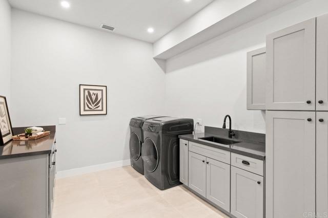 573 Lilac Ranch Rd, Alpine CA: https://media.crmls.org/mediaz/d13a09d9-a201-487d-b7a7-83cadbfbab63.jpg