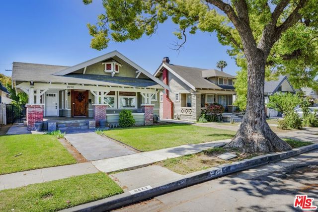 2230 W 30th Street, Los Angeles CA: https://media.crmls.org/mediaz/d13a3e7f-5d3c-4ef7-8647-e6b06fede73e.jpg