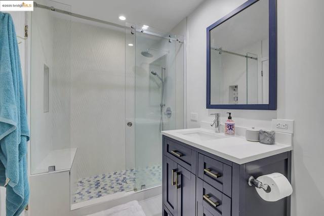 7075 Elverton Dr, Oakland CA: https://media.crmls.org/mediaz/d13a6d75-daeb-4534-8d1a-920500ebfeb0.jpg