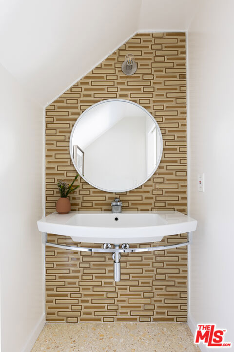 MLS #25567183 img 18