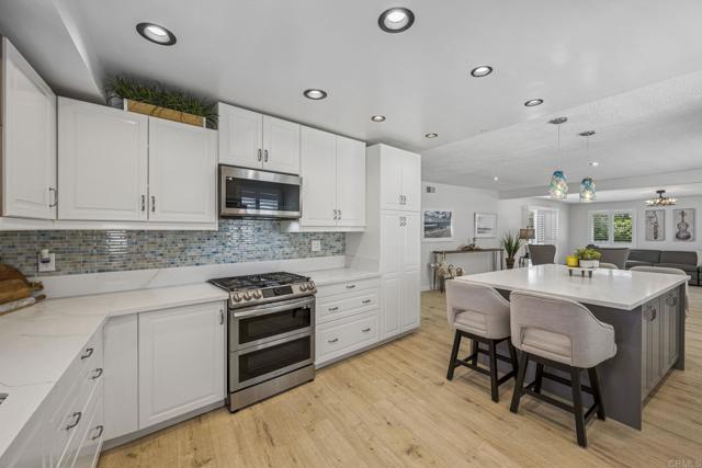 Detail Gallery Image 9 of 38 For 3925 Linmar Ln, Carlsbad,  CA 92008 - 3 Beds | 2 Baths