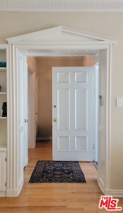 https://media.crmls.org/mediaz/d13b012d-46e2-48f2-85bc-bfa0ec41f0ac.jpg?preset=X-Large