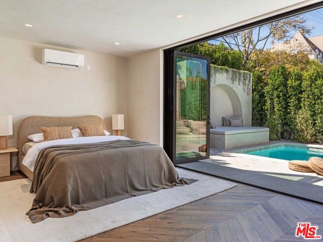 309 N Arden Boulevard, Los Angeles CA: https://media.crmls.org/mediaz/d13b56b4-f27d-4eca-a2ef-86341a982738.jpg