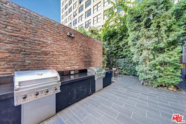 460 S SPRING Street, Los Angeles CA: https://media.crmls.org/mediaz/d13b6b22-a29d-4be5-be56-6b9f89229269.jpg